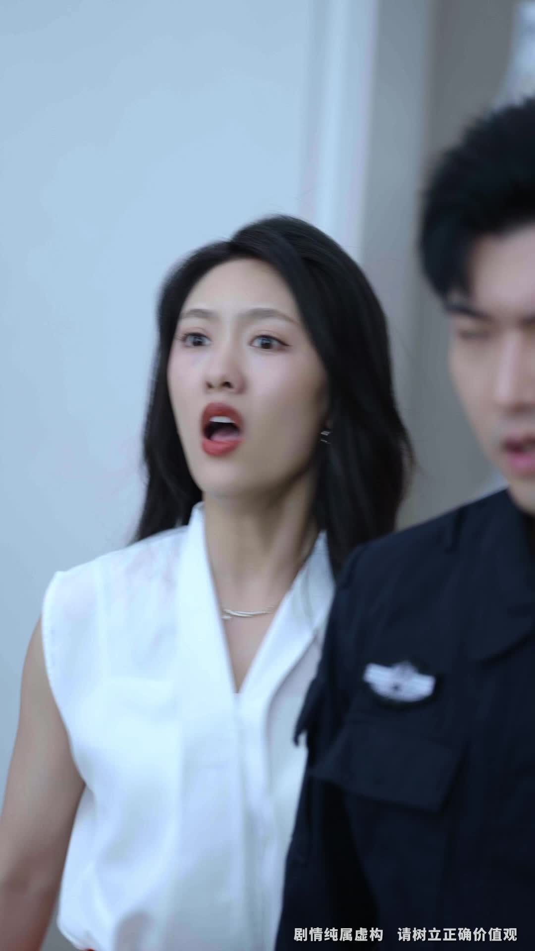 10. Bölüm - 一夜荒唐：美女总裁带娃找上门