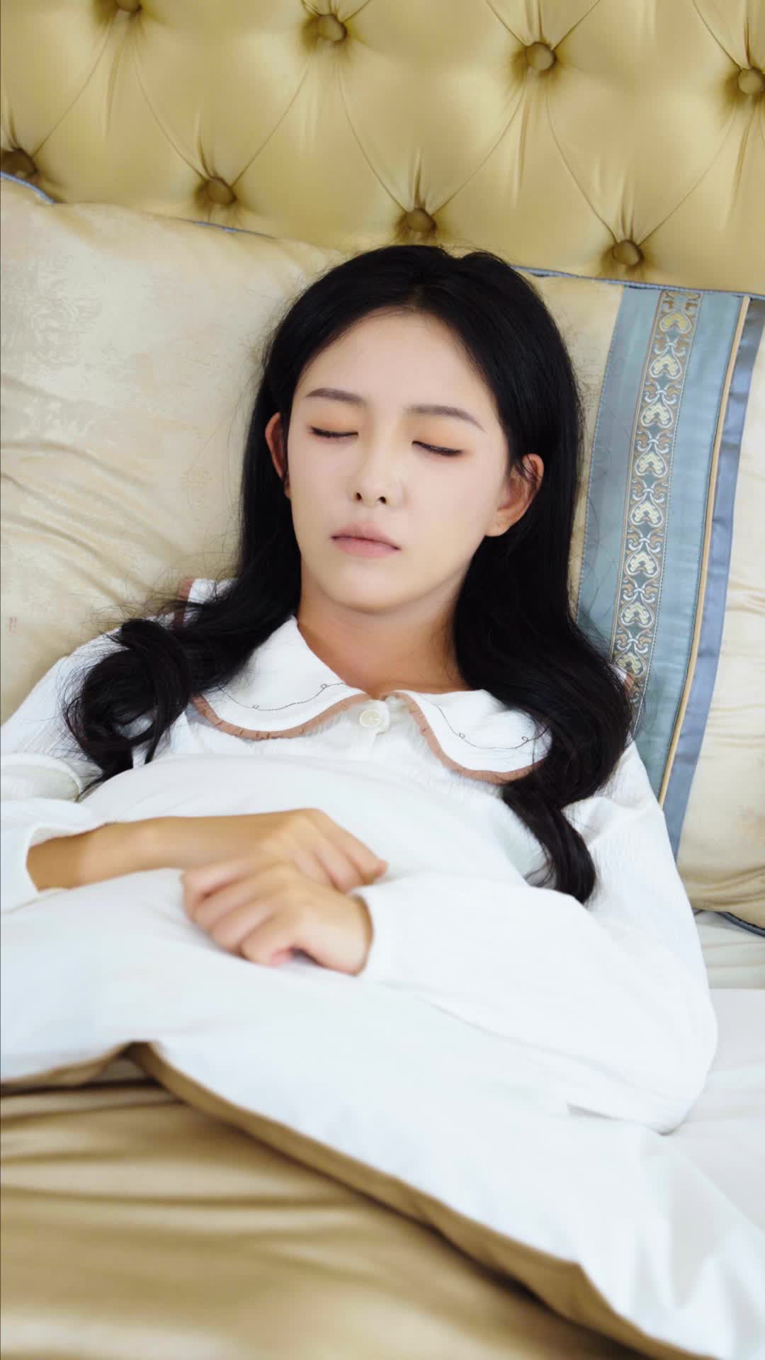 第11集 - 怀了帝国继承人后，被全帝国团宠