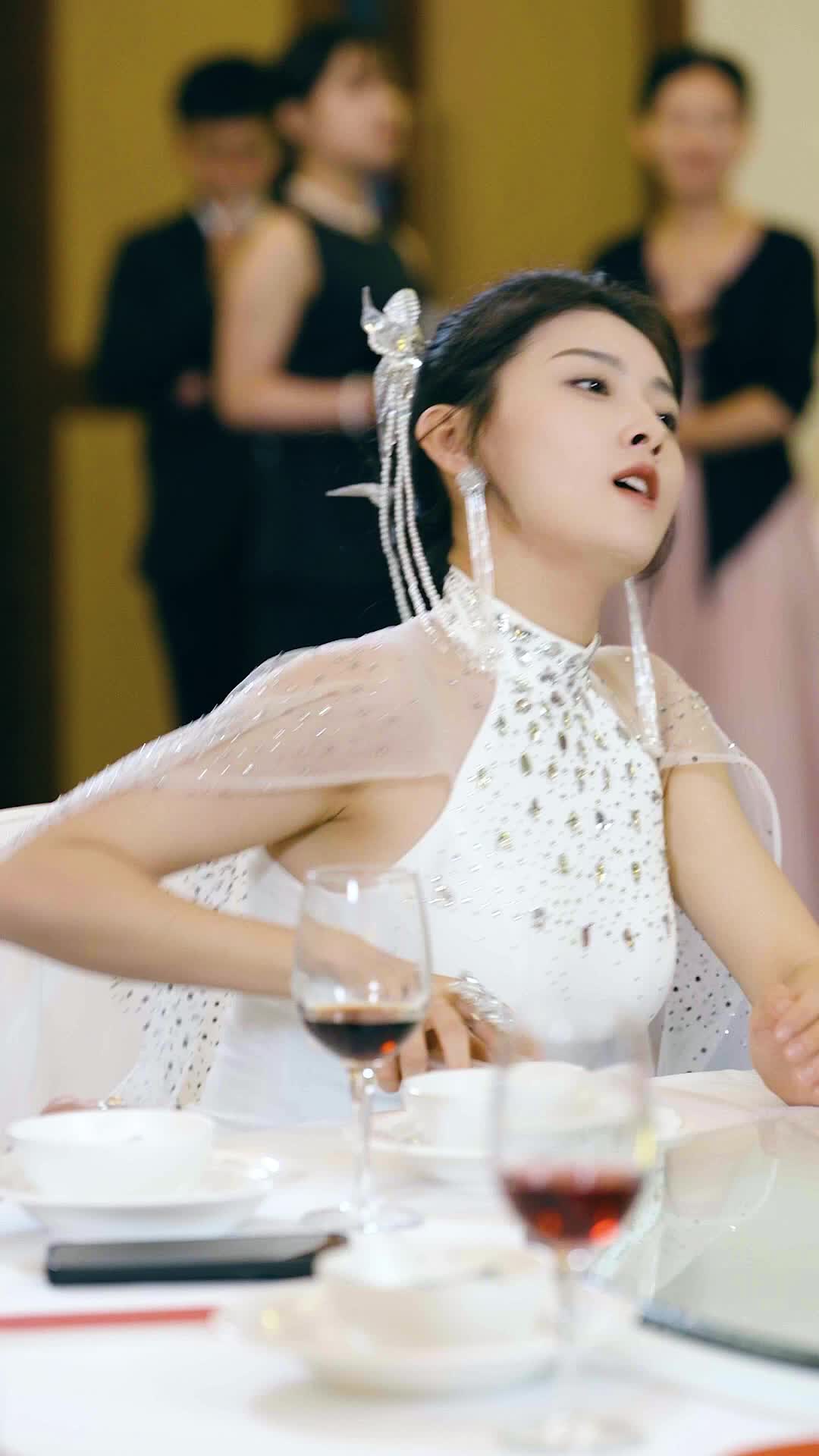 Episodio 18 - Mi extraña esposa sabe magia