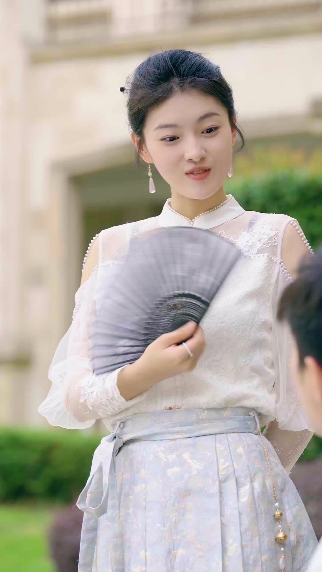 Episodio 8 - Mi extraña esposa sabe magia